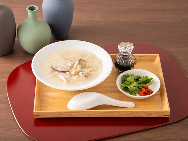 体調確認の鶏粥　　※イメージ