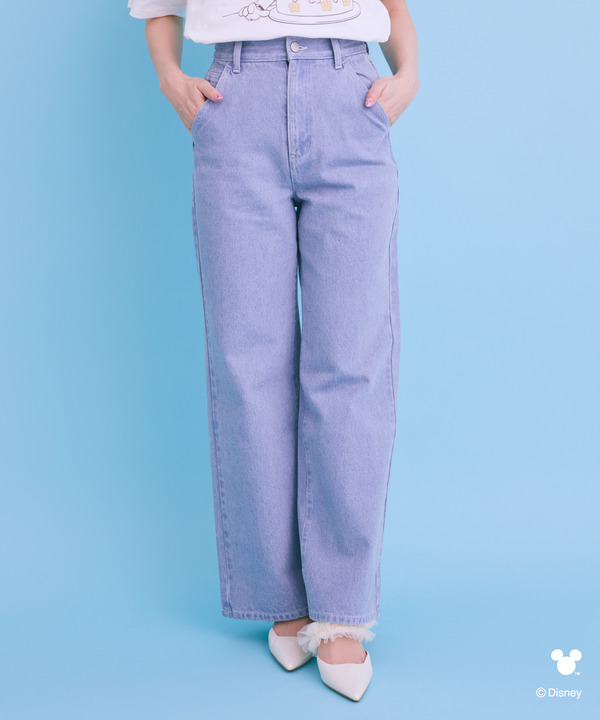 Areeam Disney Collection「Mickey＆Minnie」ミッキー/ストレートデニムパンツ（Light Indigo）着用イメージ