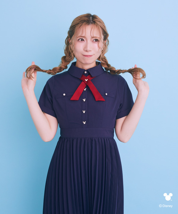 Areeam Disney Collection「Mickey＆Minnie」ミッキー/プリーツシャツワンピース（Navy）着用イメージ