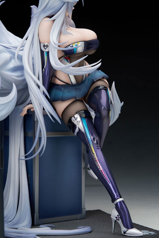 「アズールレーン 信濃 寝待の銀輿Ver. 1/7スケール 完成品フィギュア」