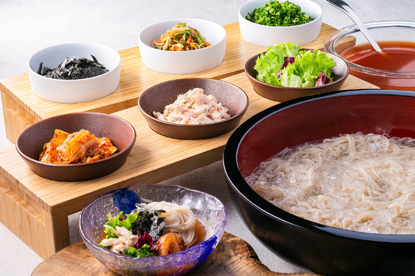 グランドメルキュール別府湾リゾート＆スパ　自分だけのアレンジで「別府冷麺」（イメージ）