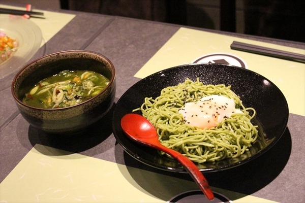 「刀剣茶寮」秋葉原にオープン　刀剣を眺めながら美味しいご飯に舌鼓