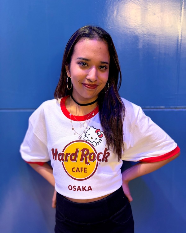 ハードロックカフェ 「Hello Kitty Collection」大阪2店舗 Hello Kitty Ringer T-shirt　着用イメージ