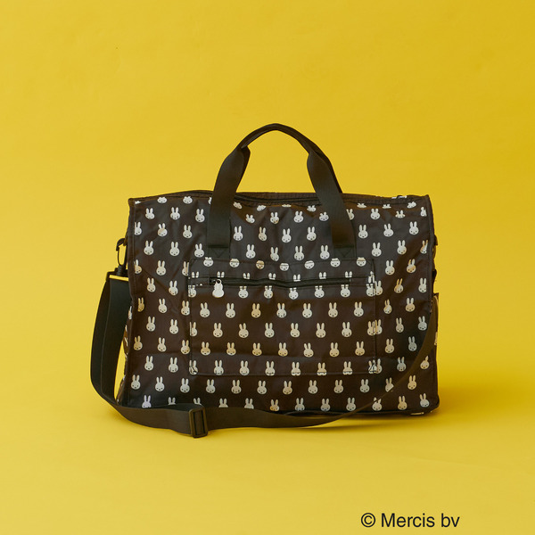 【miffy】総柄プリントキャリーオン 2WAYボストンバッグ ¥5,980（税込）