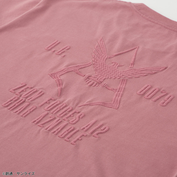 STRICT-G『機動戦士ガンダム』ロゴマーク刺繍Tシャツ シャア・アズナブル【再販売：10月お届け】