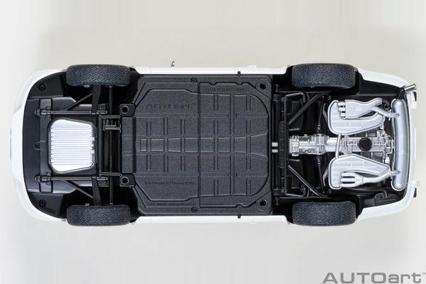 「AUTOart 1/18スケール ポルシェ 911 カレラ 2.7 RS (サーキットの狼／早瀬 佐近)」