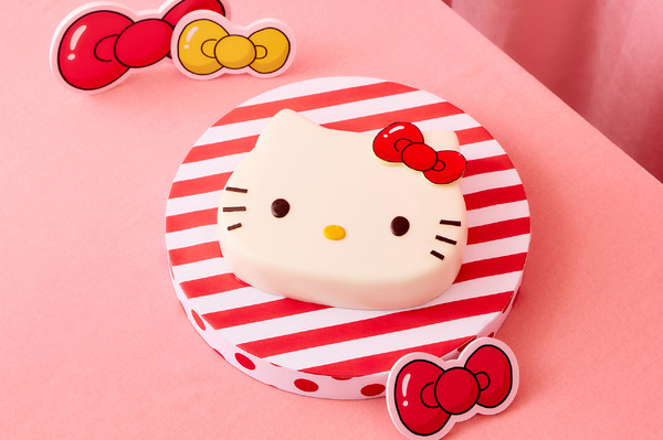 世界中のみんなを笑顔に♪HELLO KITTY ビッグ・フェイス ケーキ