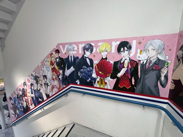 アニメイト池袋本店2F~3F階段広告