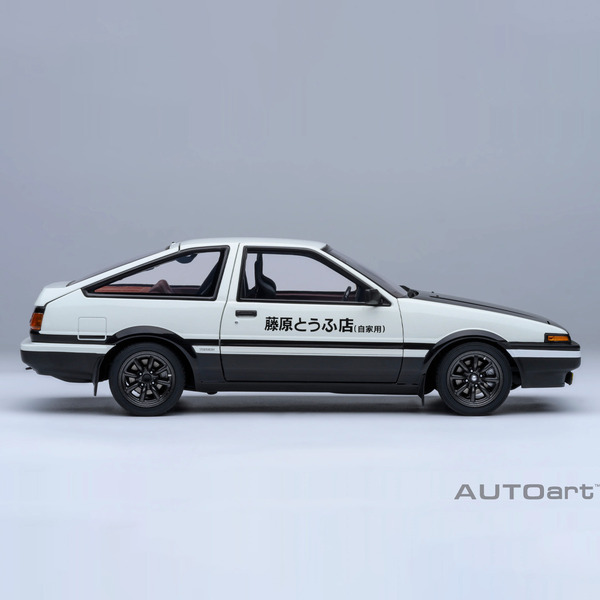 1/18スケール トヨタ スプリンター トレノ (AE86) 「頭文字D」（C）しげの秀一／講談社