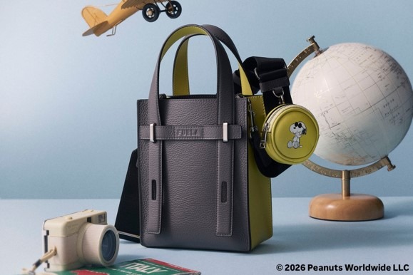 スヌーピーがワンポイントに光る♪ FURLAの期間限定ポップアップストアに「ピーナッツ」とのコラボアイテム登場！