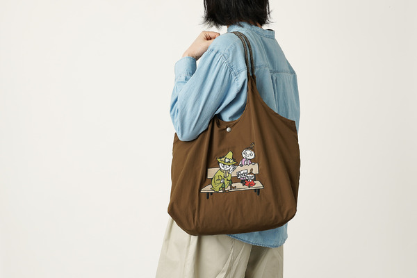 「ムーミン」リッチな刺繍のトートバッグ