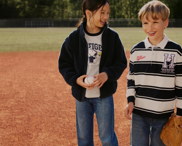 「トミー ヒルフィガー×ピーナッツ キッズ Fall 2026 コレクション」2026年8月20日より発売