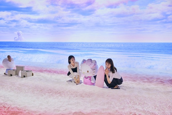 『Sanrio characters Exhibition Hotel Floria Tokyo(ホテルフローリア トーキョー)』