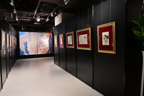 「王家の紋章 原画展」会場の様子
