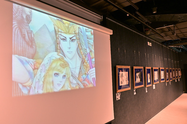 「王家の紋章 原画展」会場の様子