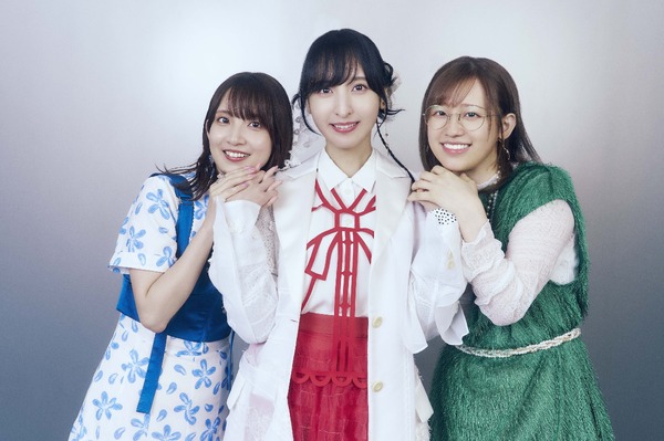 （左から）大久保瑠美、佐倉綾音、高橋李依