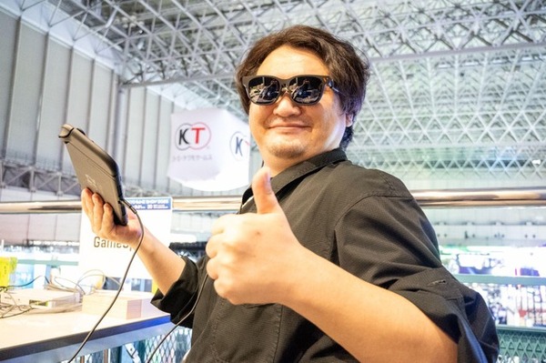 いつでもどこでもゲーム漬け。XRグラス「VITURE Pro 2」で、東京ゲームショウの待機時間中にも『鬼武者 Way of the Sword』に没頭！