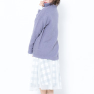 フラットパンプス（ワイルドギース モデル）岡田紗佳による着用イメージ(C)Koi・芳文社／ご注文は製作委員会ですか？？