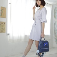 岡田紗佳による着用イメージ(C)Koi・芳文社／ご注文は製作委員会ですか？？