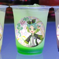 「プリズムドリンク(全5 種)各600 円（税込）(ピーチ/マンゴー/メロン/グレープ/ホワイト)」(C)Ｔ－ＡＲＴＳ / syn Sophia / テレビ東京 / IPP製作委員会