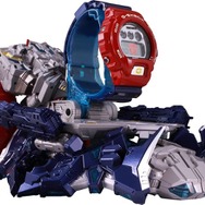 G-SHOCK × TRANSFORMERS　『マスターオプティマスプライム　レゾナントモード〔G-SHOCKセット〕』29,000円（税抜）(C)TOMY