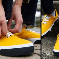 「フリクリ スニーカー」8,200円（税抜）(C)1999 I.G/GAINAX/KGI.