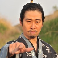 『劇場版 仮面ライダージオウ／騎士竜戦隊リュウソウジャー』織田信長役：前野朋哉（C）劇場版「ジオウ・リュウソウジャー」製作委員会 （C）石森プロ・テレビ朝日・ADK EM・東映