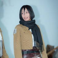 宇垣美里、「進撃の巨人」ミカサのコスプレ姿披露！ ミニ巨人を駆逐する一幕も【写真42枚】