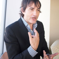 ジョシュア・マイケル・スターン監督