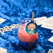 「Fate/Grand Order -絶対魔獣戦線バビロニア- Limited Cafe」ICE DRINK 790 円 （ロマニ・アーキマン） （C）TYPE-MOON / FGO7 ANIME PROJECT