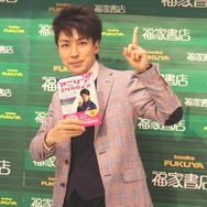 書籍出版イベントに登場した著者のTAKAHIRO