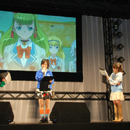 茅野愛衣（左端）も途中から加わり、イベントならではの「しゃっふるアフレコ」も行われた。