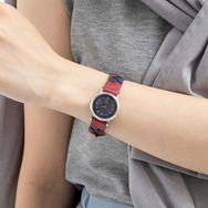 「刀剣乱舞-ONLINE- コラボレーション 腕時計」鯰尾藤四郎 モデル 13,800円（税別）（C）2015 EXNOA LLC/Nitroplus