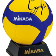 「サイン入りマスコットボール」（C）古舘春一／集英社（C）MIKASA
