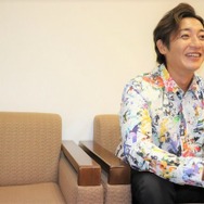 【インタビュー】つるの剛士が語る女性向けコンテンツ の魅力とはーー【2.85次元】教育番組パロディショー「うたってにこりん☆」インタビュー