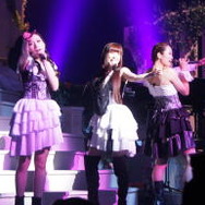 2011年11月25日、東京ドームシティホール「“After Eden”Special LIVE 2011」から。活動の場を次々に広げている。