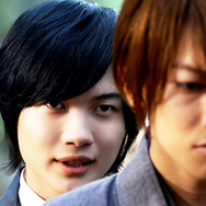 佐藤健（緋村剣心）VS神木隆之介（瀬田宗次郎）／(C) 和月伸宏／集英社 (C) 2014「るろうに剣心 京都大火／伝説の最期」製作委員会