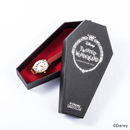 『ディズニーツイステッドワンダーランド』デザイン腕時計 ハーツラビュル寮デザイン各15,180円(税込)（C）Disney