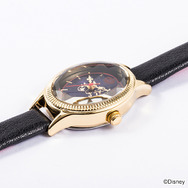 『ディズニーツイステッドワンダーランド』デザイン腕時計 ポムフィオーレ寮デザイン各15,180円(税込)（C）Disney