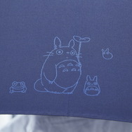 「トトロの雨傘 -折りたたみ-」15,400円（税込）（C）Studio Ghibli