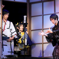 演劇調異譚「xxxHOLiC」ゲネプロの舞台写真（C）©CLAMP・ShigatsuTsuitachi CO.,LTD.／講談社