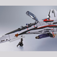 「DX超合金 VF-25F スーパーメサイアバルキリー（早乙女アルト機）リバイバルVer.」28,600円（税込）（C）2007 BIGWEST/MACROSS F PROJECT・MBS
