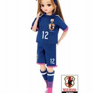 「リカちゃん なでしこジャパンモデル 2015」（C）TOMY （C）2009 Japan Football Association