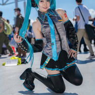 初音ミク／mayu_ronne（X：@mayu_ronne）、撮影：tama（X：@tama_0811_）