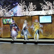 「刀剣乱舞」アプリゲーム披露、「艦これ」フィギュアが並んだ東京ゲームショウ2015のDMMブース