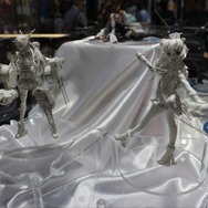 「刀剣乱舞」アプリゲーム披露、「艦これ」フィギュアが並んだ東京ゲームショウ2015のDMMブース