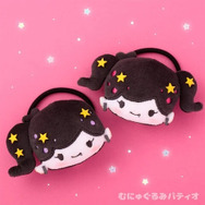 「マジカルツインコメッツ フェイスヘアゴムセット（バッジ付き）価格：1,980円（税込）