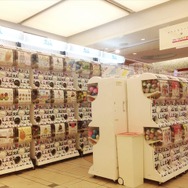 奇譚クラブ10周年展　渋谷パルコに「コップのフチ子」など2500アイテムが集結　