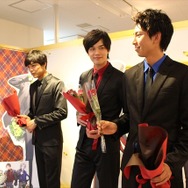 乙女ロードにリムジン、イケメンが赤いバラをプレゼント　「ボーイフレンド（仮）」2周年記念