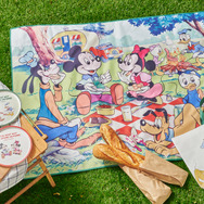 ディズニーストアに新コレクション「SPRING PICNIC」のアイテムが登場（C）Disney